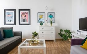 Discover Krakow Apartments - 3 Rakowicka St - Classic Apartments Near Main Station - Netflix